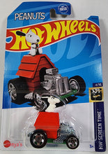 Load image into Gallery viewer, Hot Wheels Snoopy