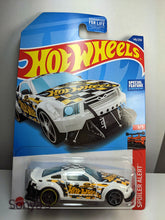Load image into Gallery viewer, Hot Wheels White 2005 Ford Mustang