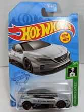 Load image into Gallery viewer, Hot Wheels Nissan Leaf Nismo RC_02
